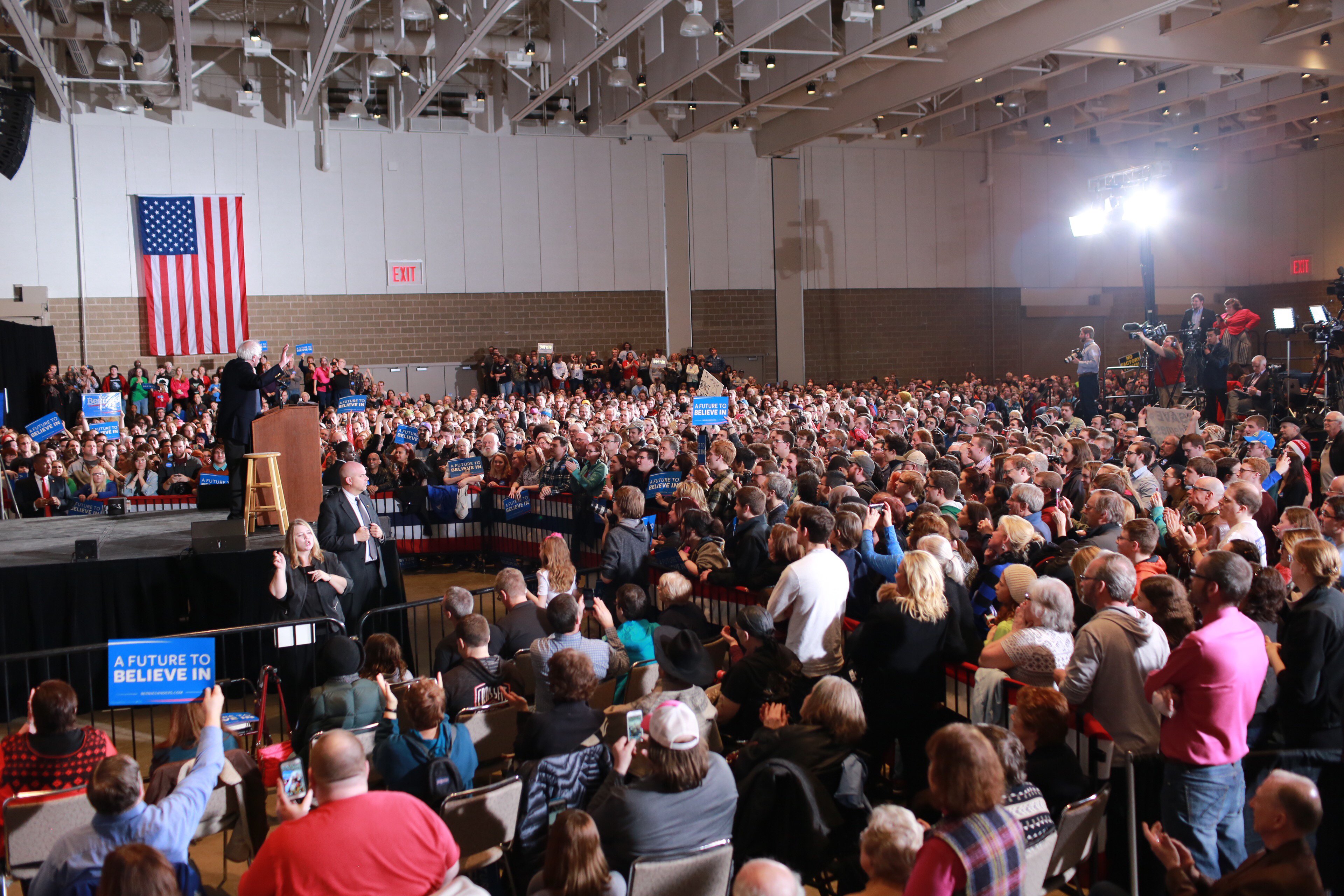 Press Release We Love You Bernie Crowd Shouts In Super Tuesday Minnesota The American 